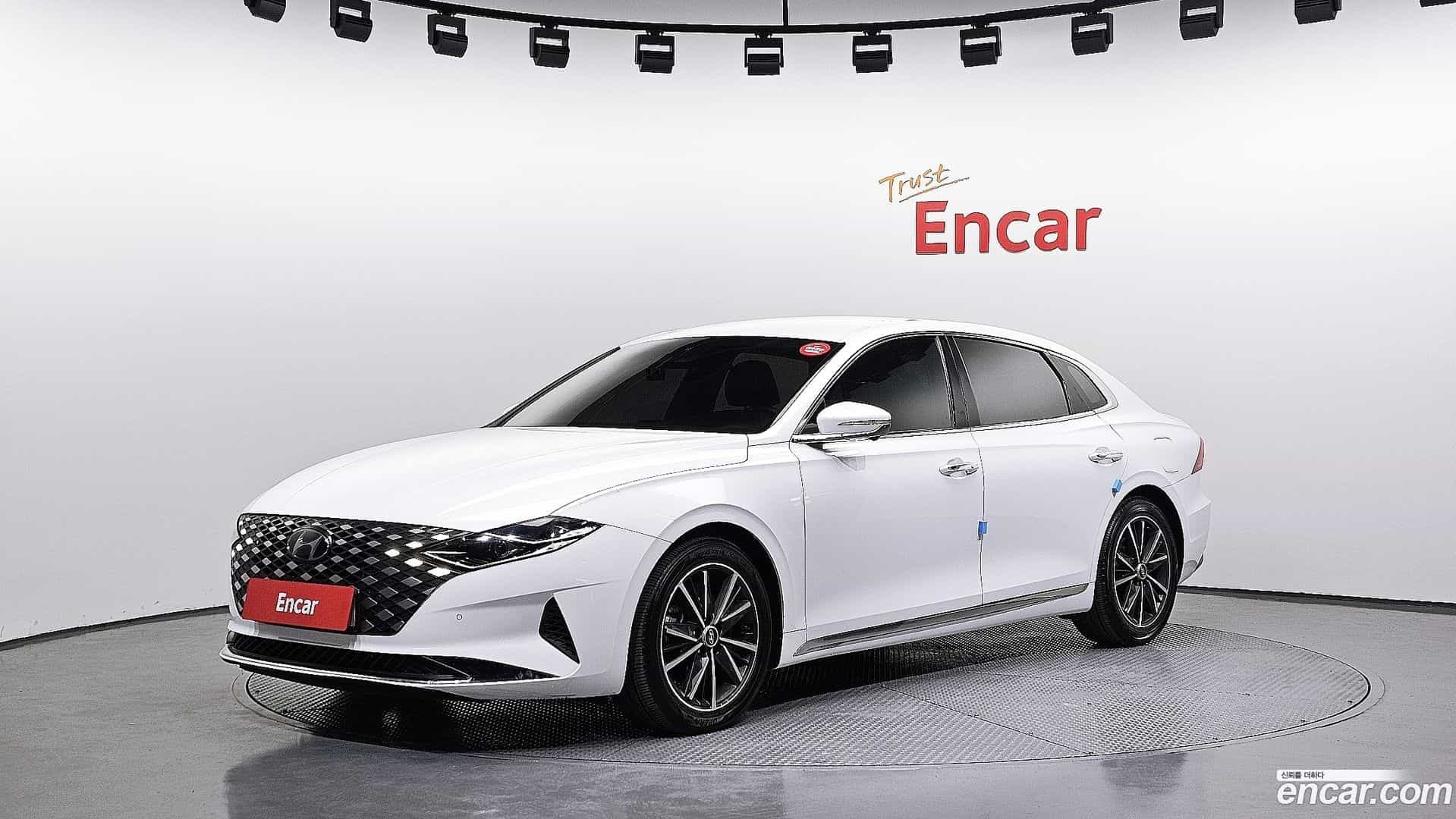 Grandeur Hyundai 2022.2-OUTER-001