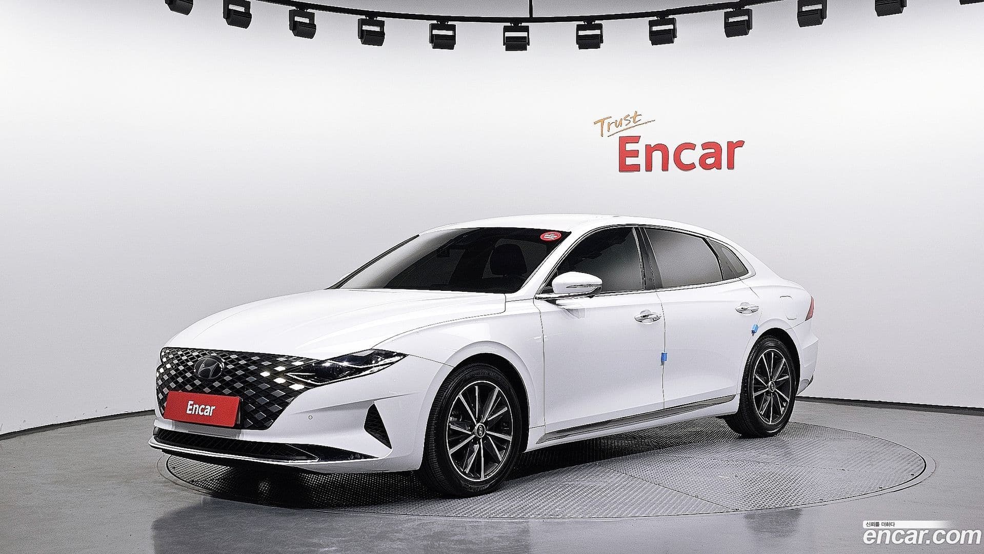 Main__Slider__Photo:Grandeur Hyundai 2022.2-0