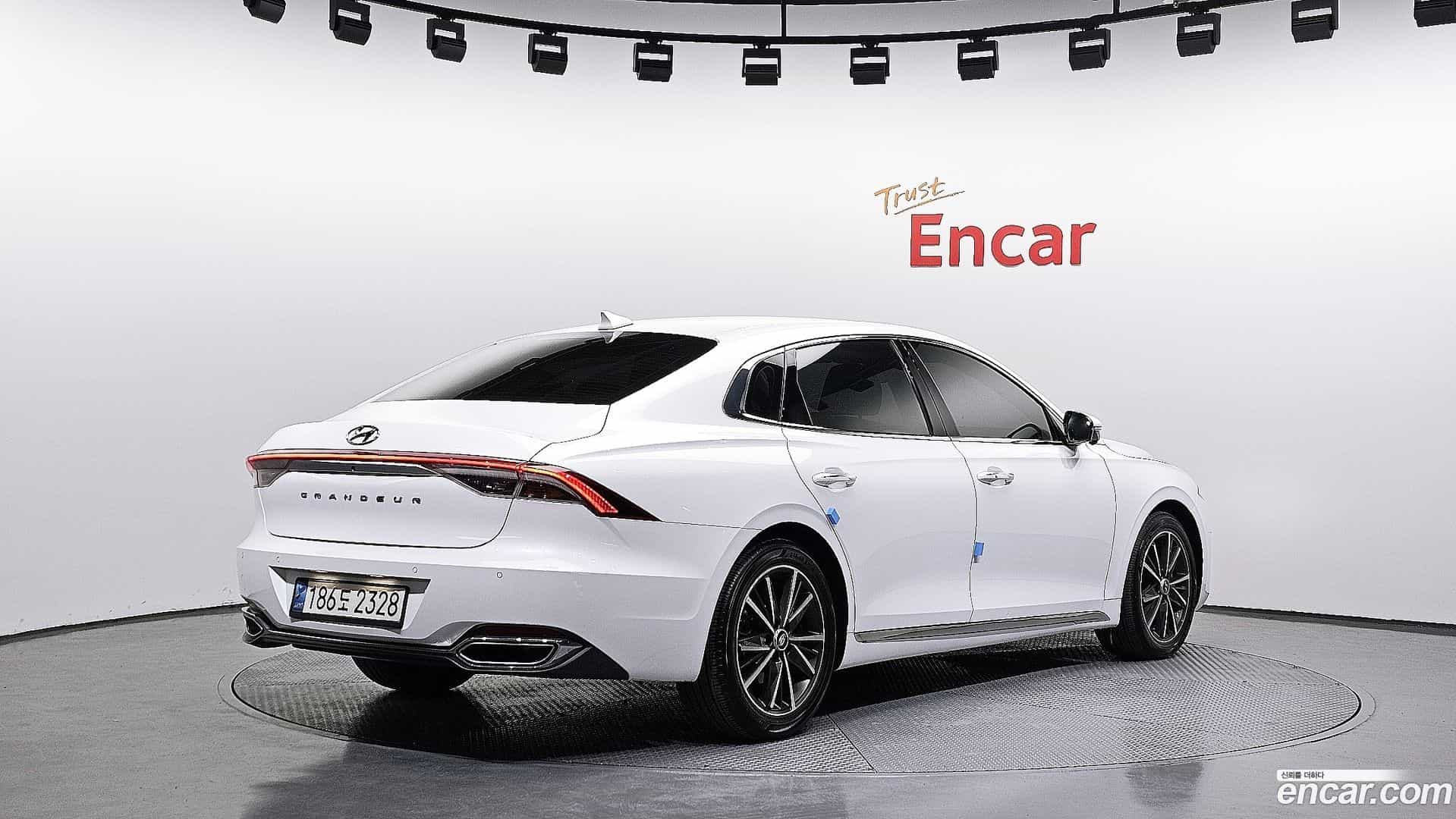 Grandeur Hyundai 2022.2-OUTER-002