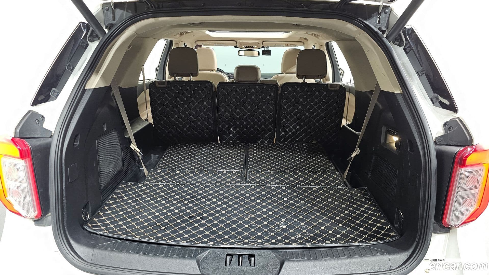 Main__Slider__Photo:Explorer Ford 2022.7-19