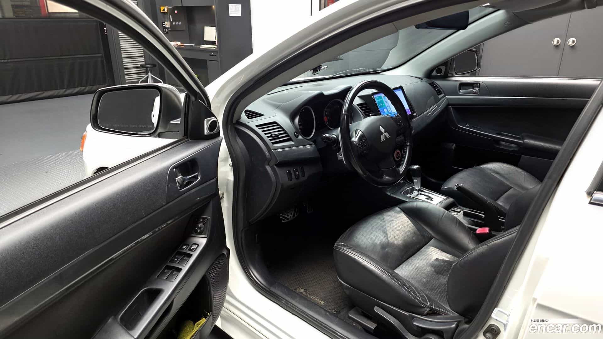 Lancer Mitsubishi 2009.5-INNER-010