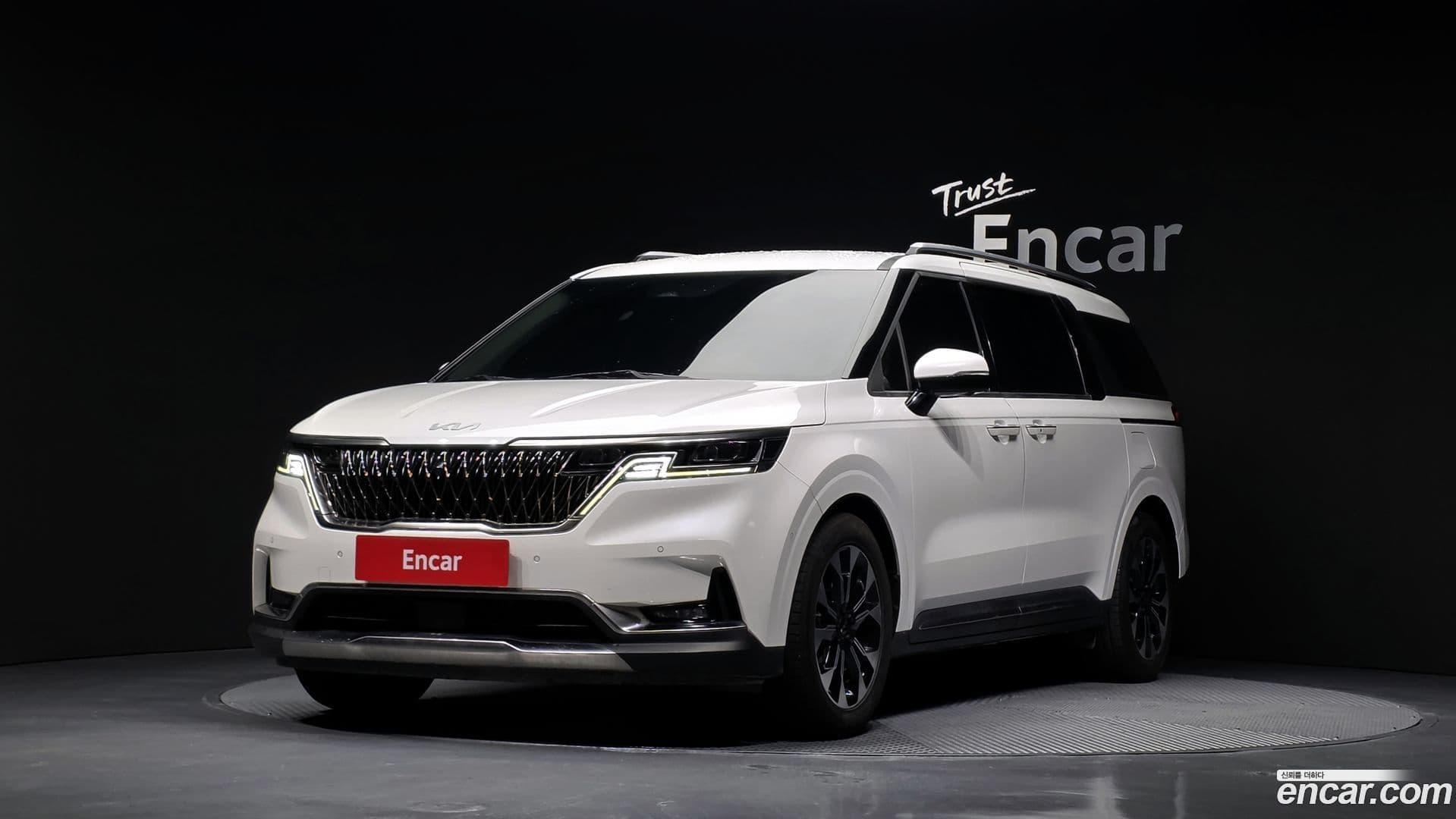 Main__Slider__Photo:Canival Kia 2023.0-0