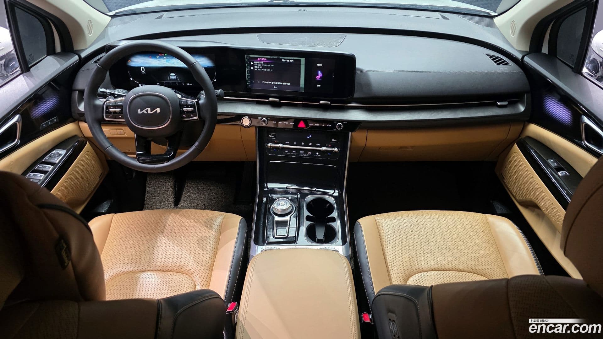 Main__Slider__Photo:Canival Kia 2023.0-6