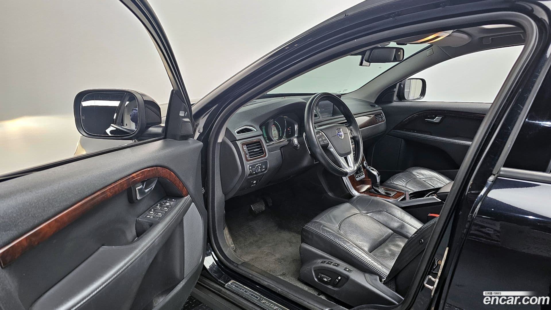 Main__Slider__Photo:XC70 Volvo 2014.8-9