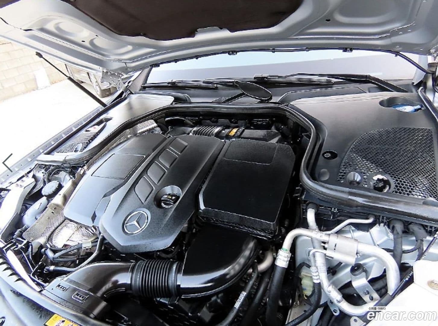 Main__Slider__Photo:E-Class Mercedes-Benz 2019.4-18