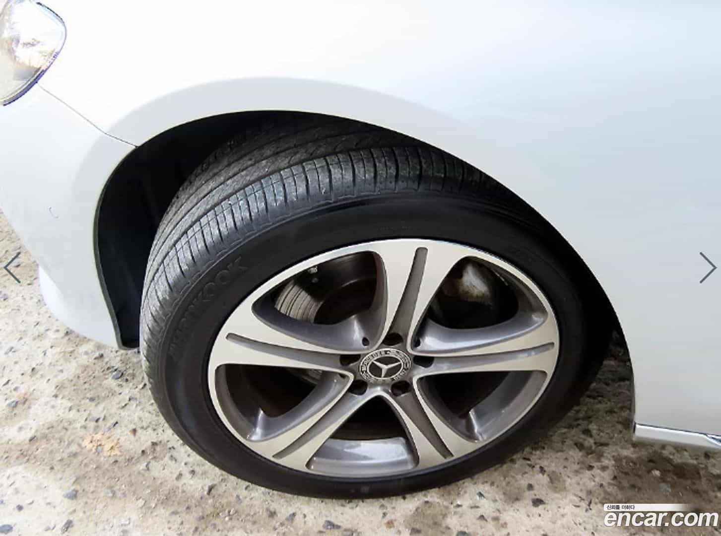 E-Class Mercedes-Benz 2019.4-OPTION-024