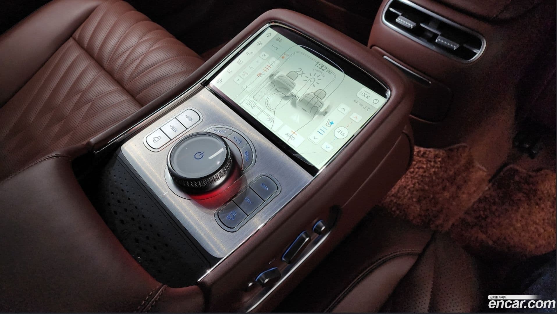 Main__Slider__Photo:G90 Genesis 2024.2-18