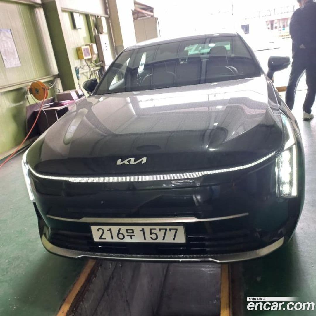 Main__Slider__Photo:K8 Kia 2025.4-0