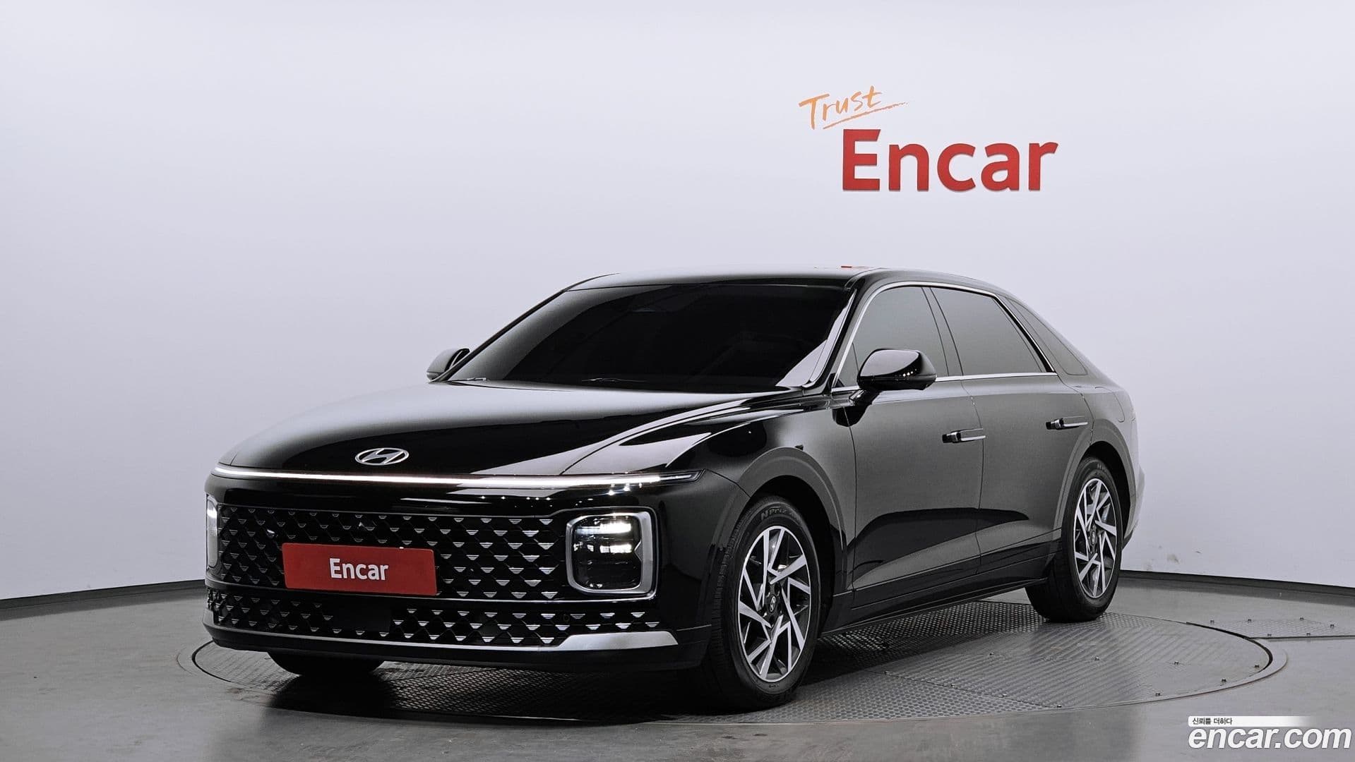 Main__Slider__Photo:Grandeur Hyundai 2023.1-0