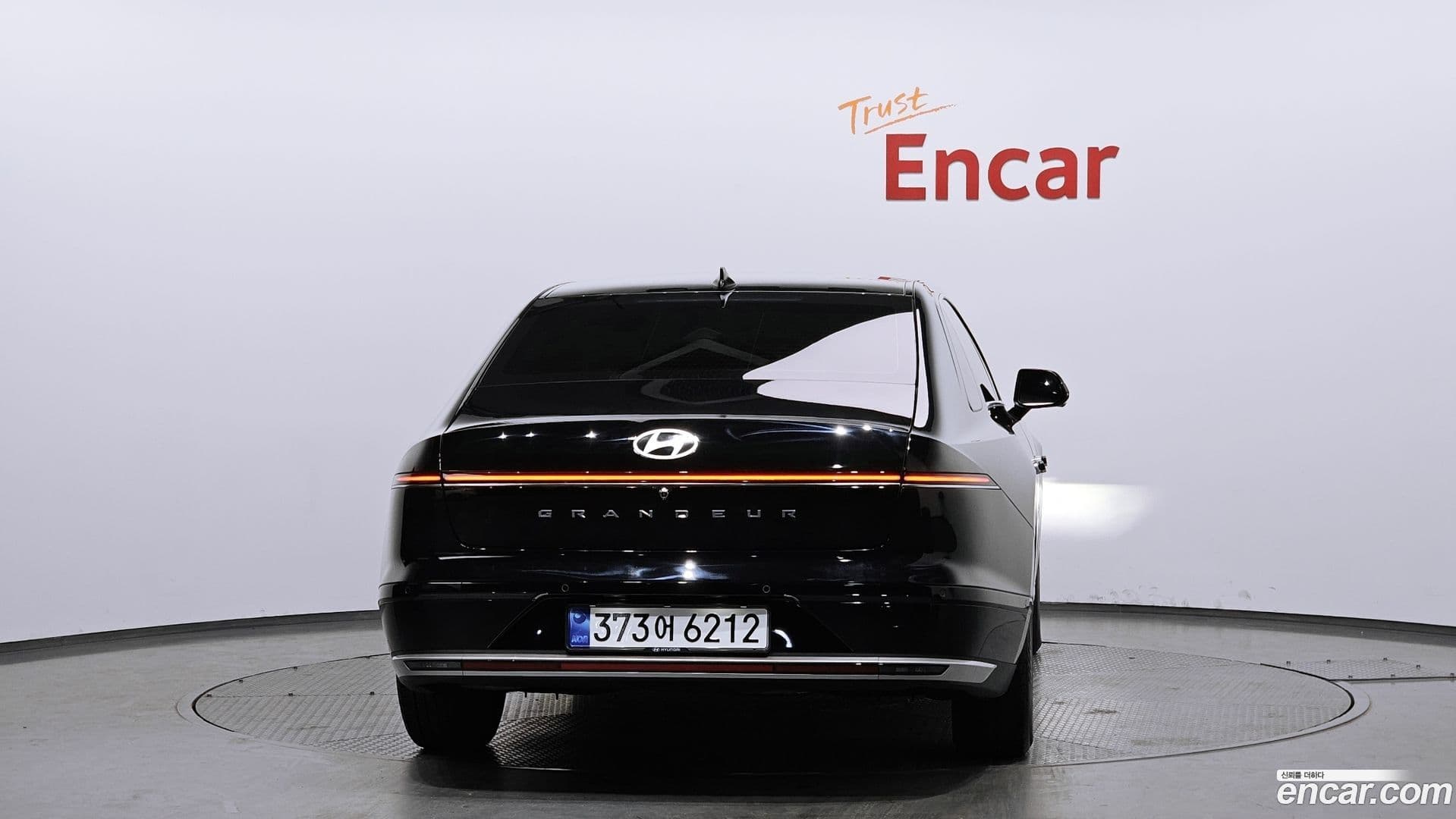 Main__Slider__Photo:Grandeur Hyundai 2023.1-3
