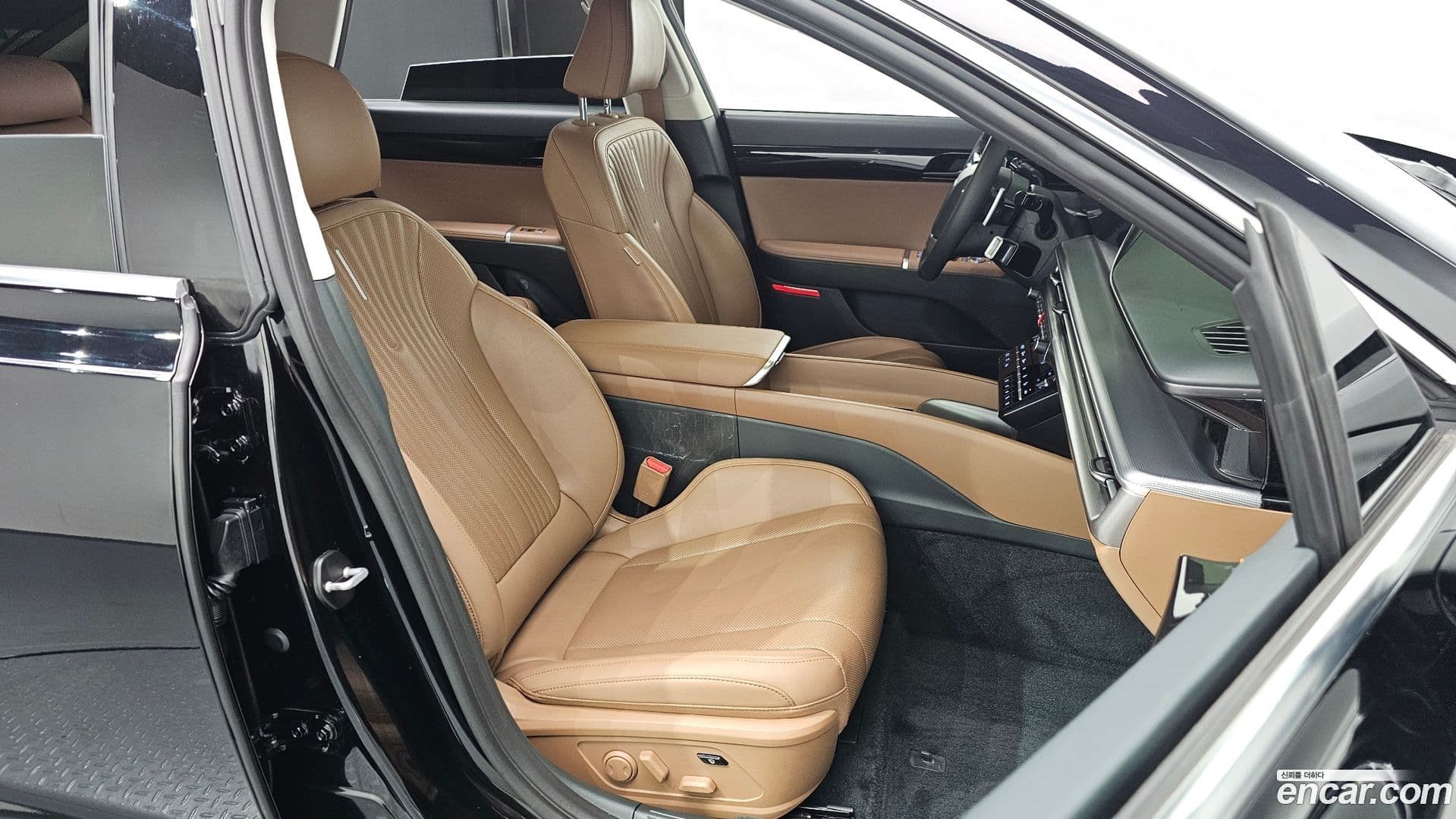 Main__Slider__Photo:Grandeur Hyundai 2023.1-9