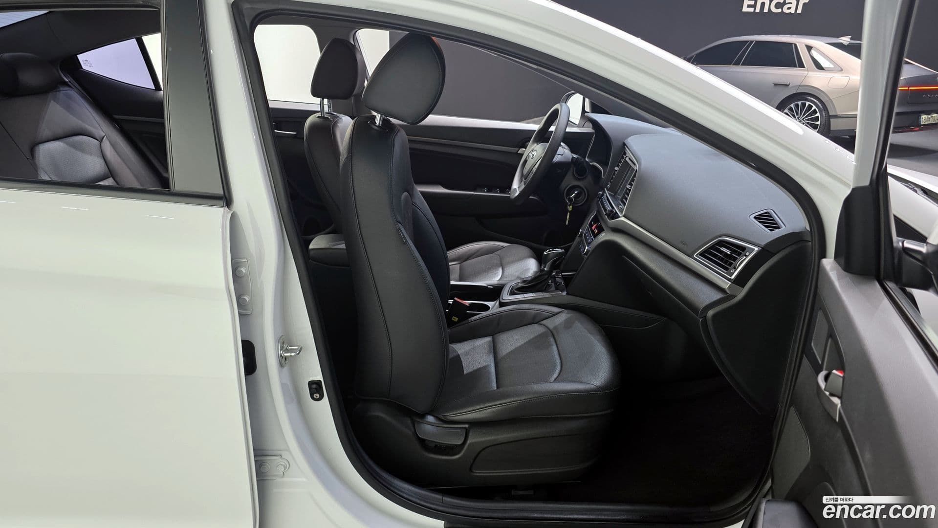 Main__Slider__Photo:AVANTE Hyundai 2016.7-11