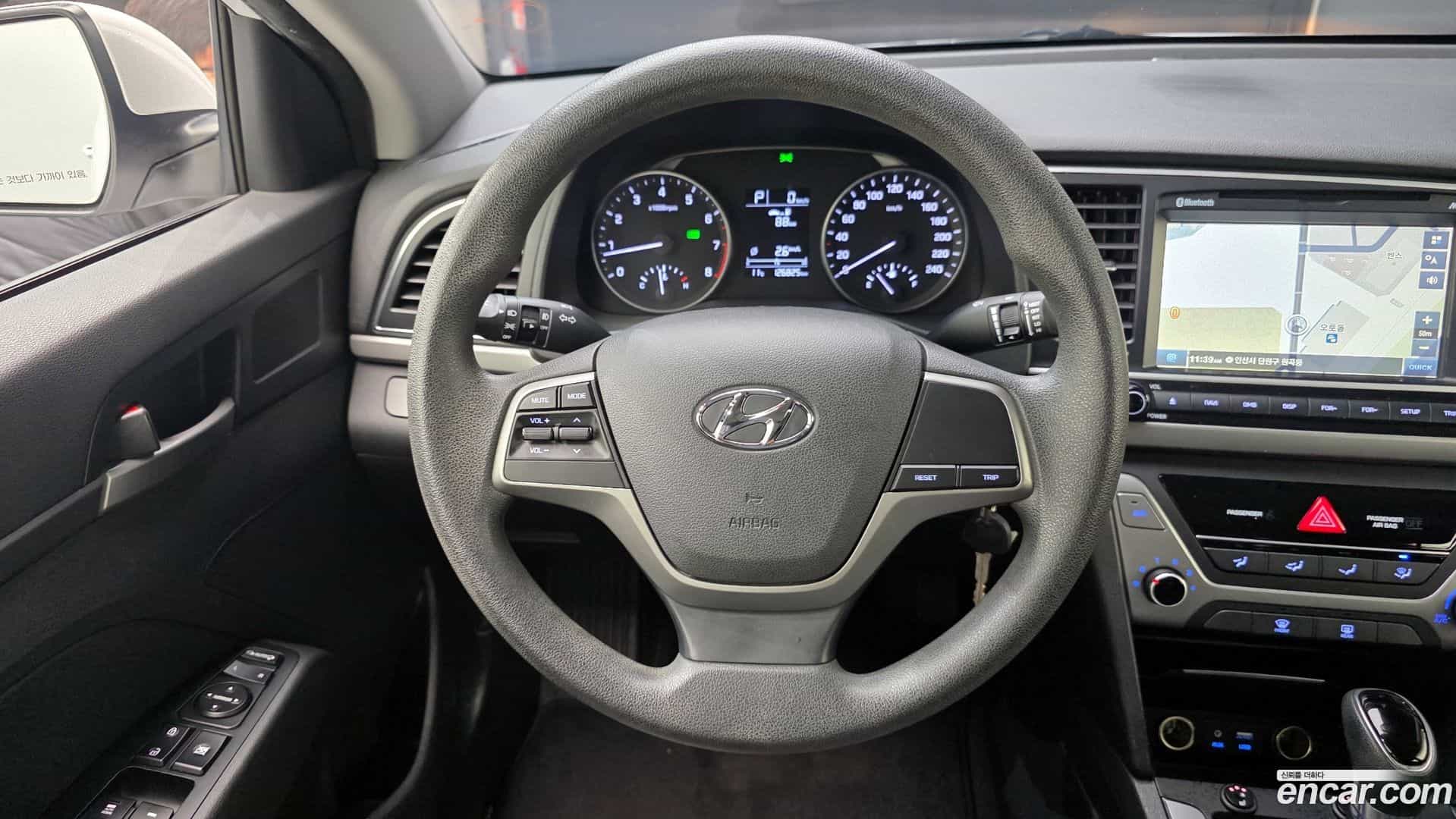 AVANTE Hyundai 2016.7-OPTION-017