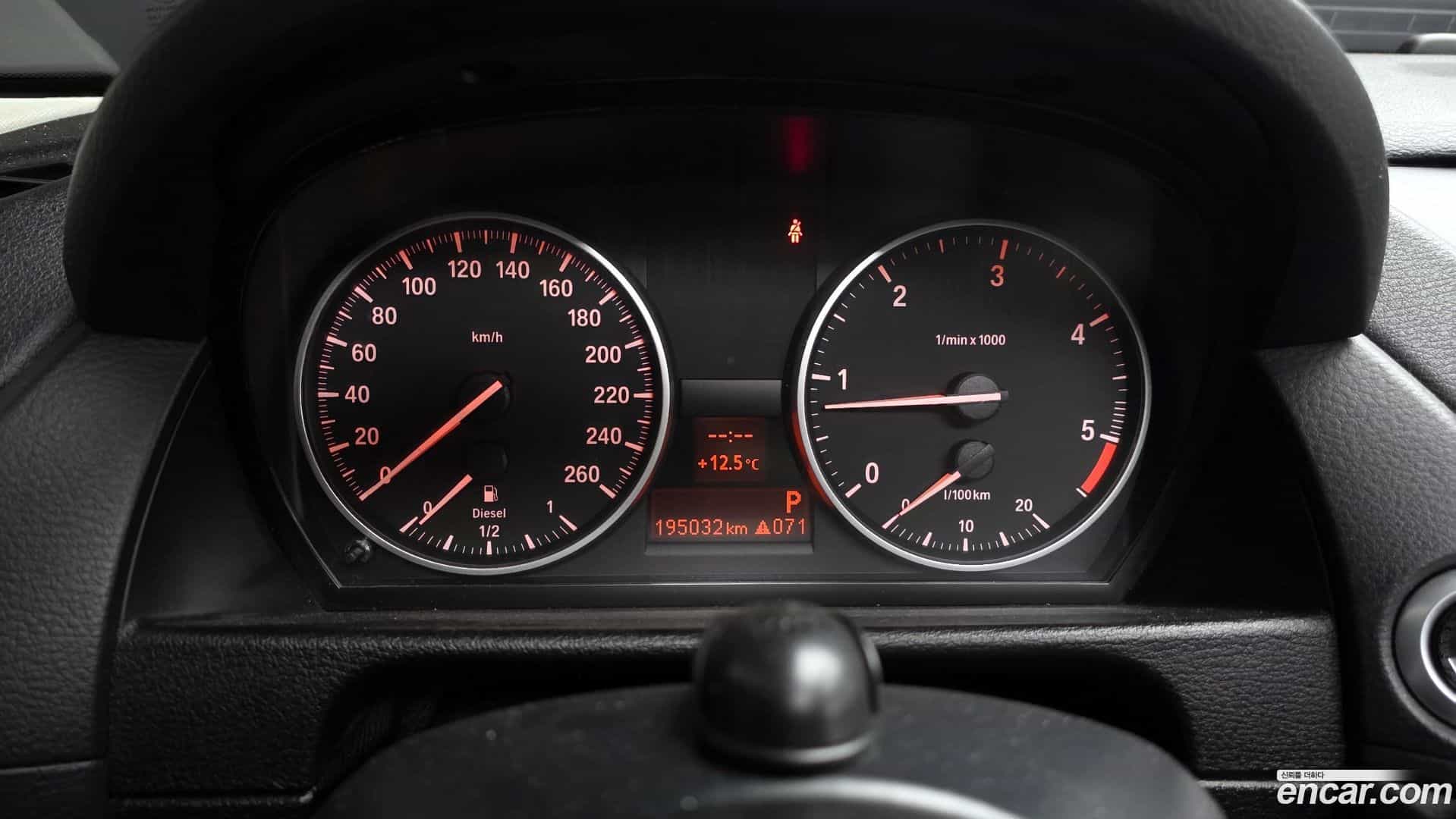 X1 BMW 2010.11-INNER-008