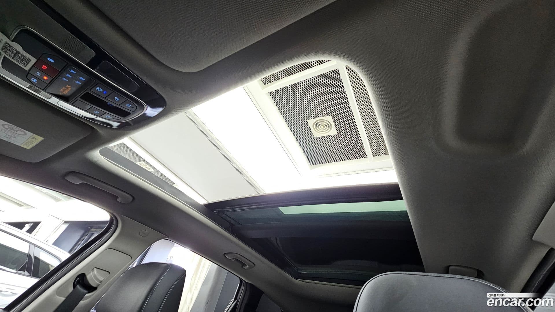 Main__Slider__Photo:Santafe Hyundai 2022.11-17