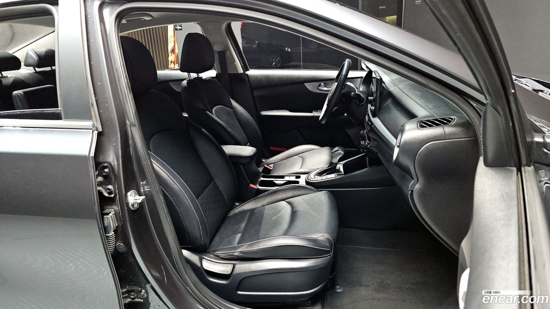 Main__Slider__Photo:K3 Kia 2022.1-11