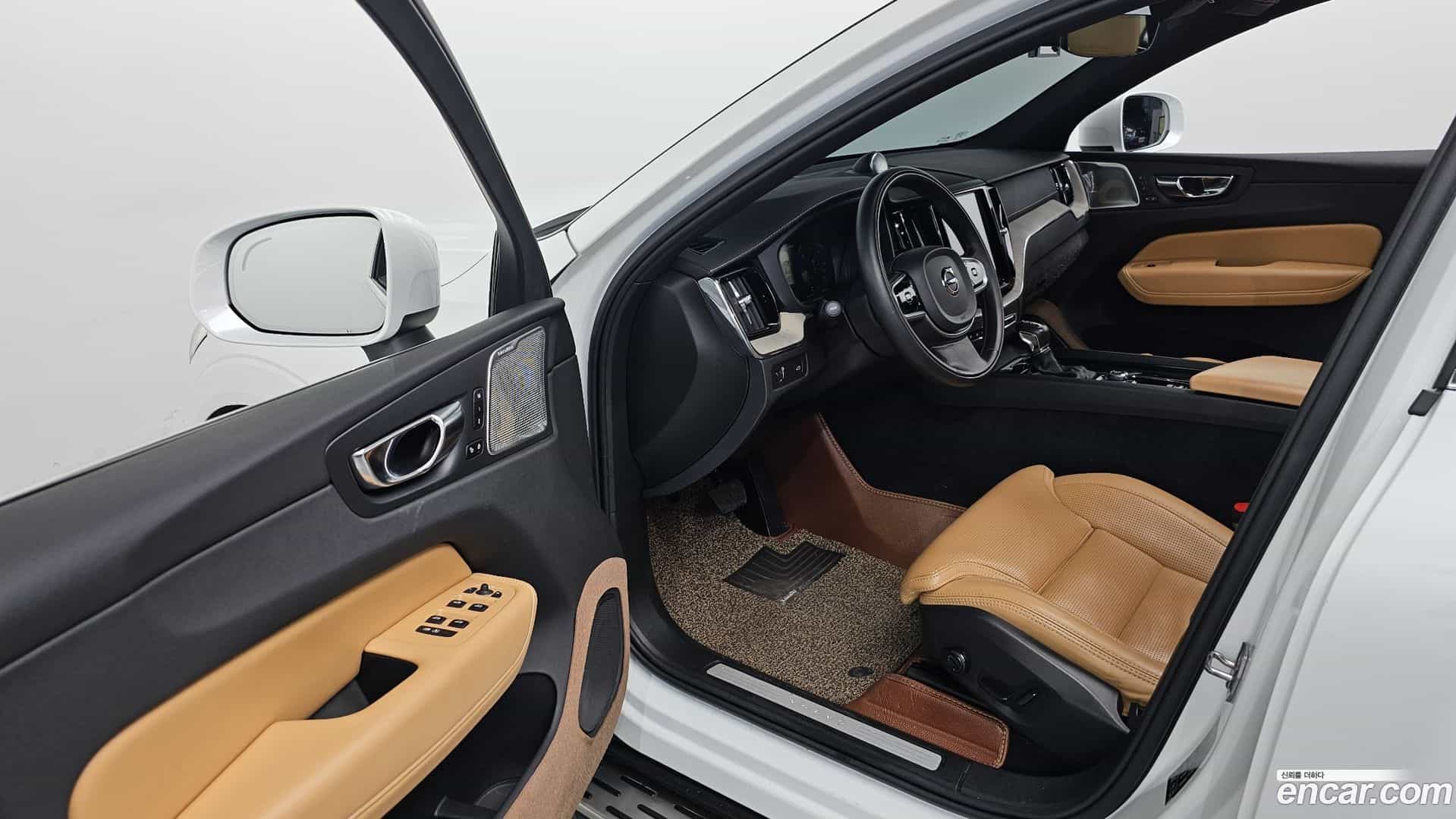 XC60 Volvo 2020.5-INNER-010