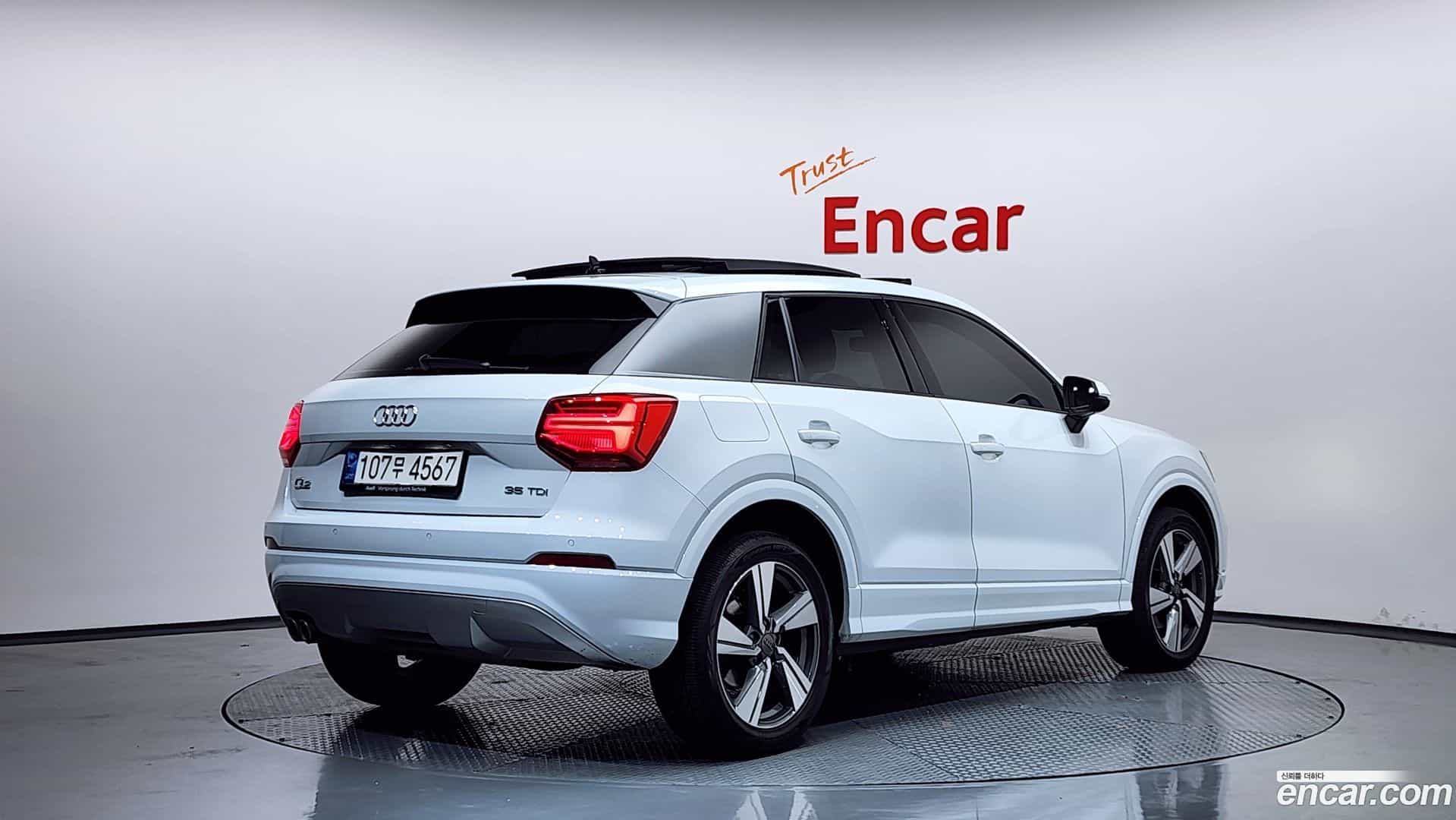 Q2 Audi 2020.10-OUTER-002