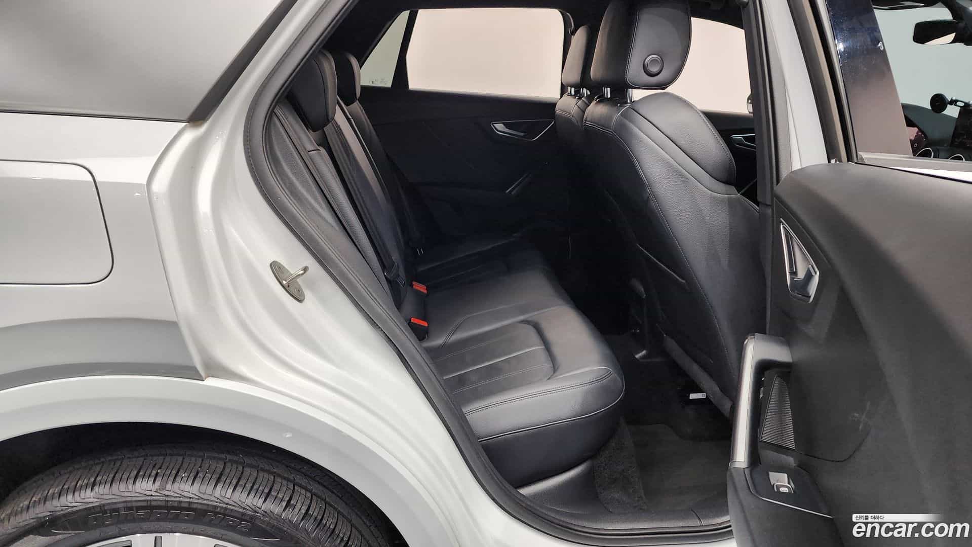 Q2 Audi 2020.10-OPTION-016