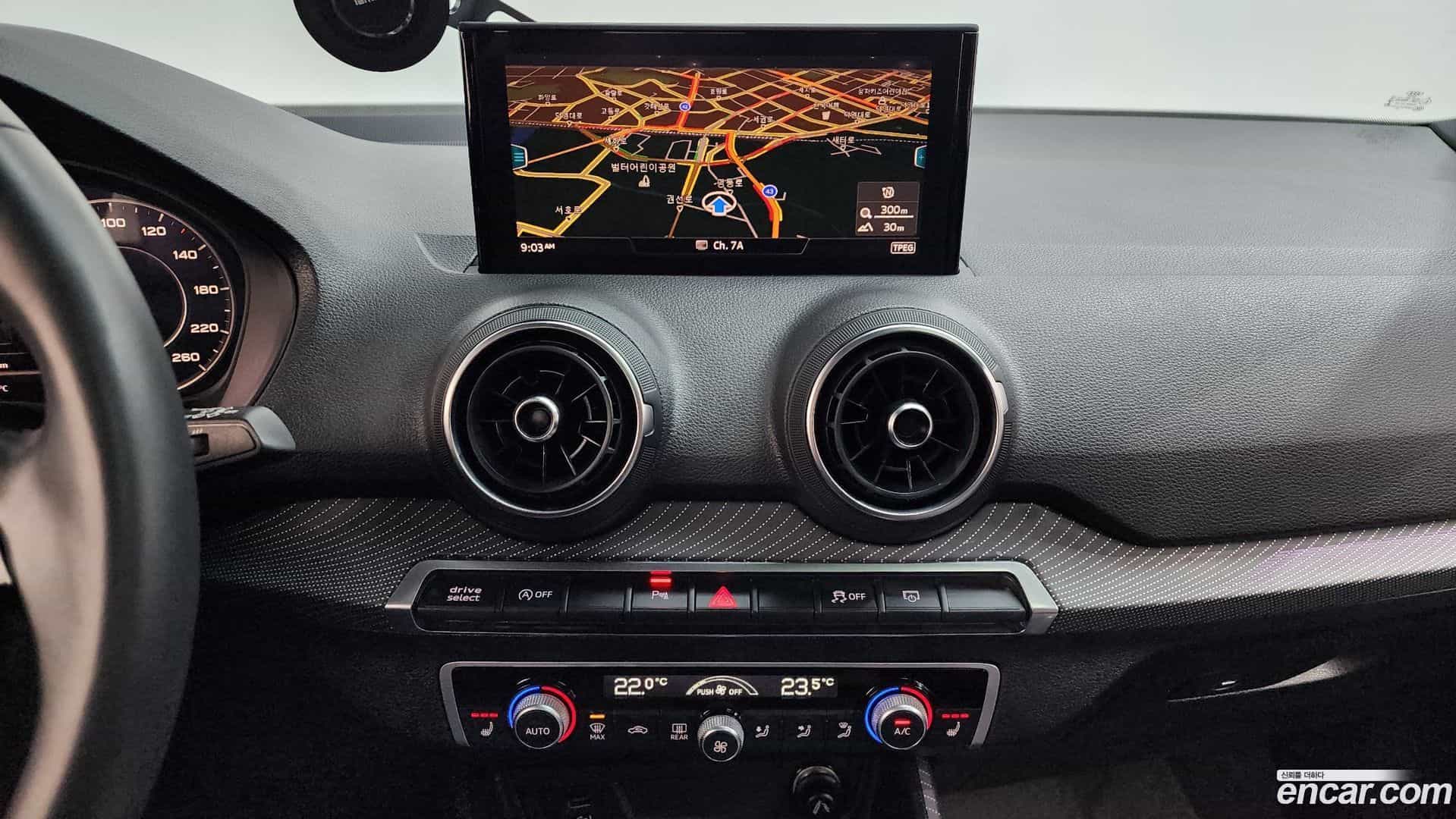 Q2 Audi 2020.10-OPTION-019