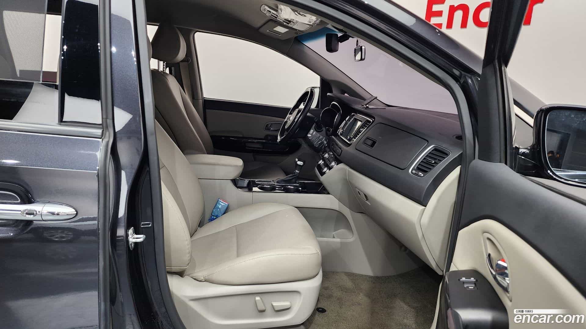 Canival Kia 2018.9-OPTION-015