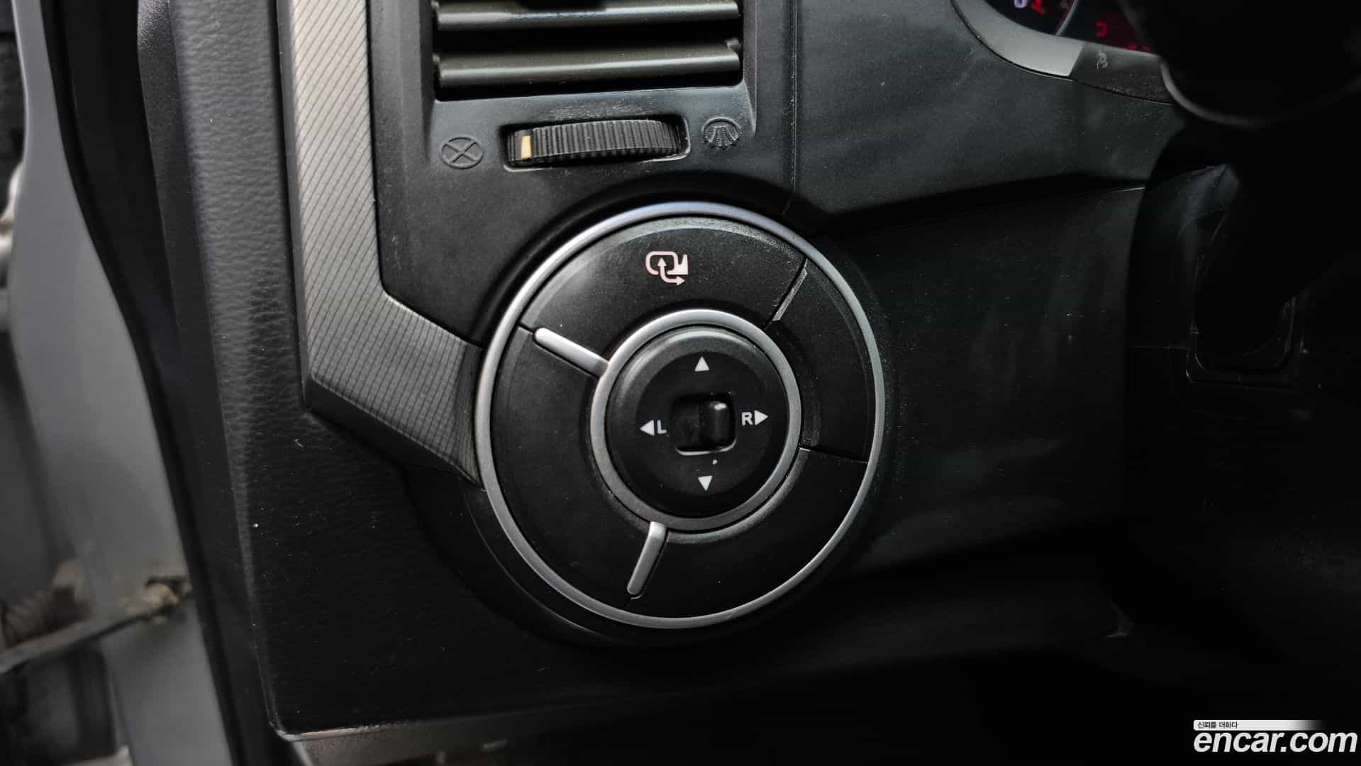 KORANDO KG_Mobility_Ssangyong 2014.0-OPTION-022