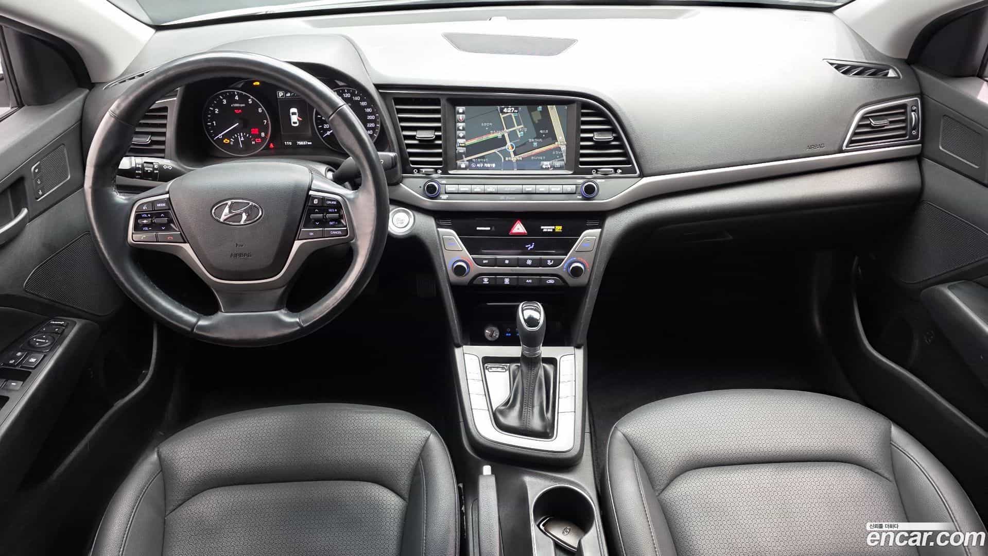AVANTE Hyundai 2018.3-INNER-007