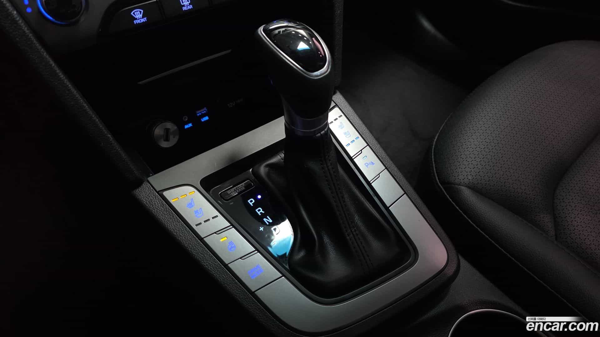 AVANTE Hyundai 2018.3-INNER-009