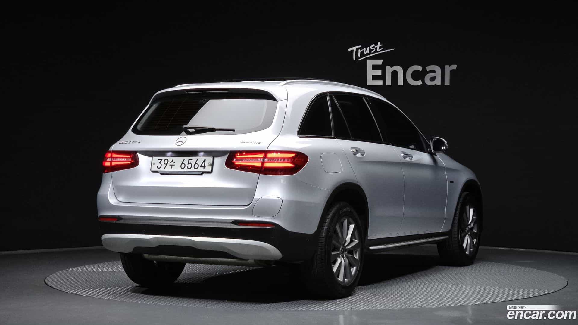 GLC-Class Mercedes-Benz 2018.11-OUTER-002