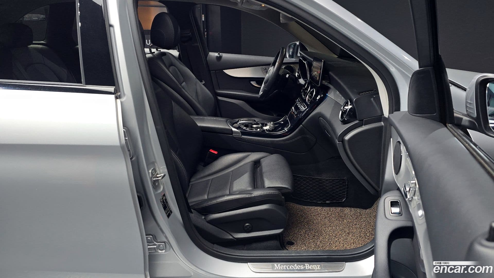 Main__Slider__Photo:GLC-Class Mercedes-Benz 2018.11-10