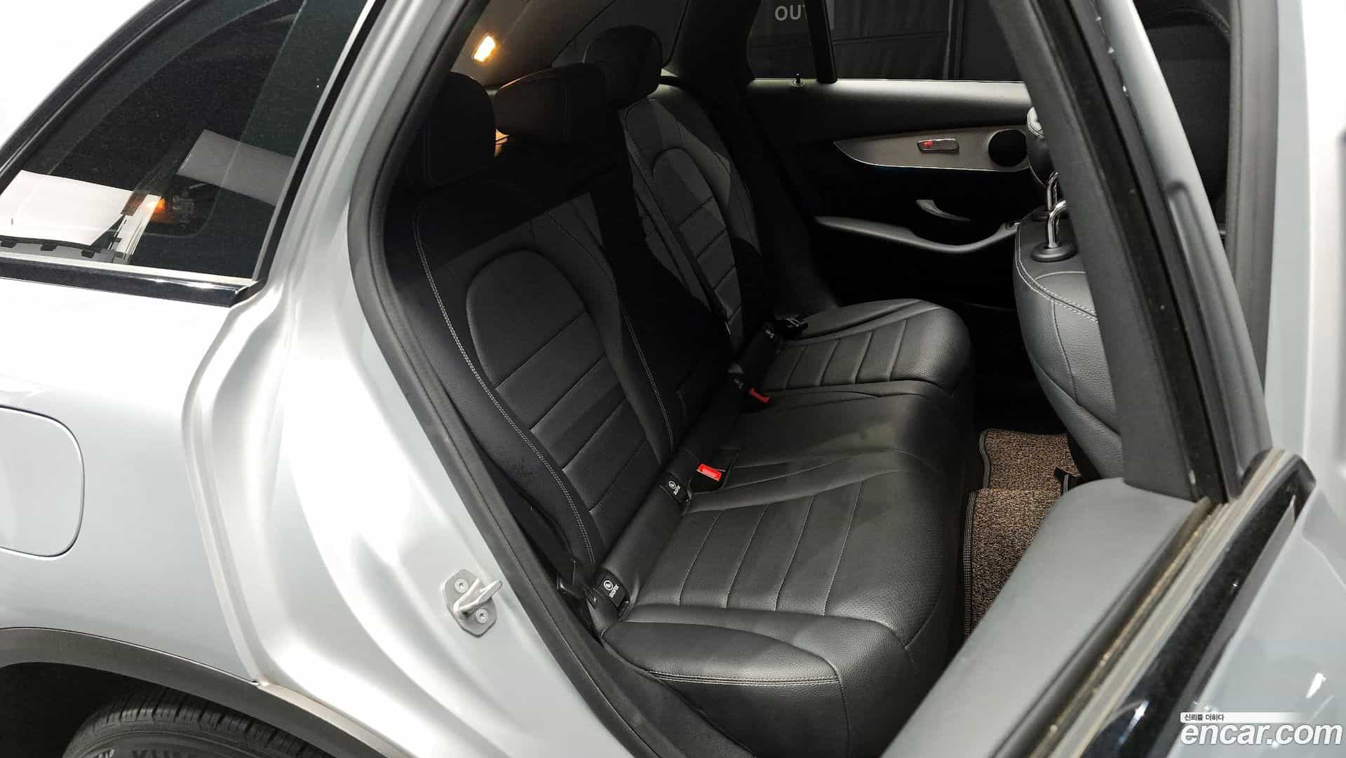 GLC-Class Mercedes-Benz 2018.11-OPTION-016