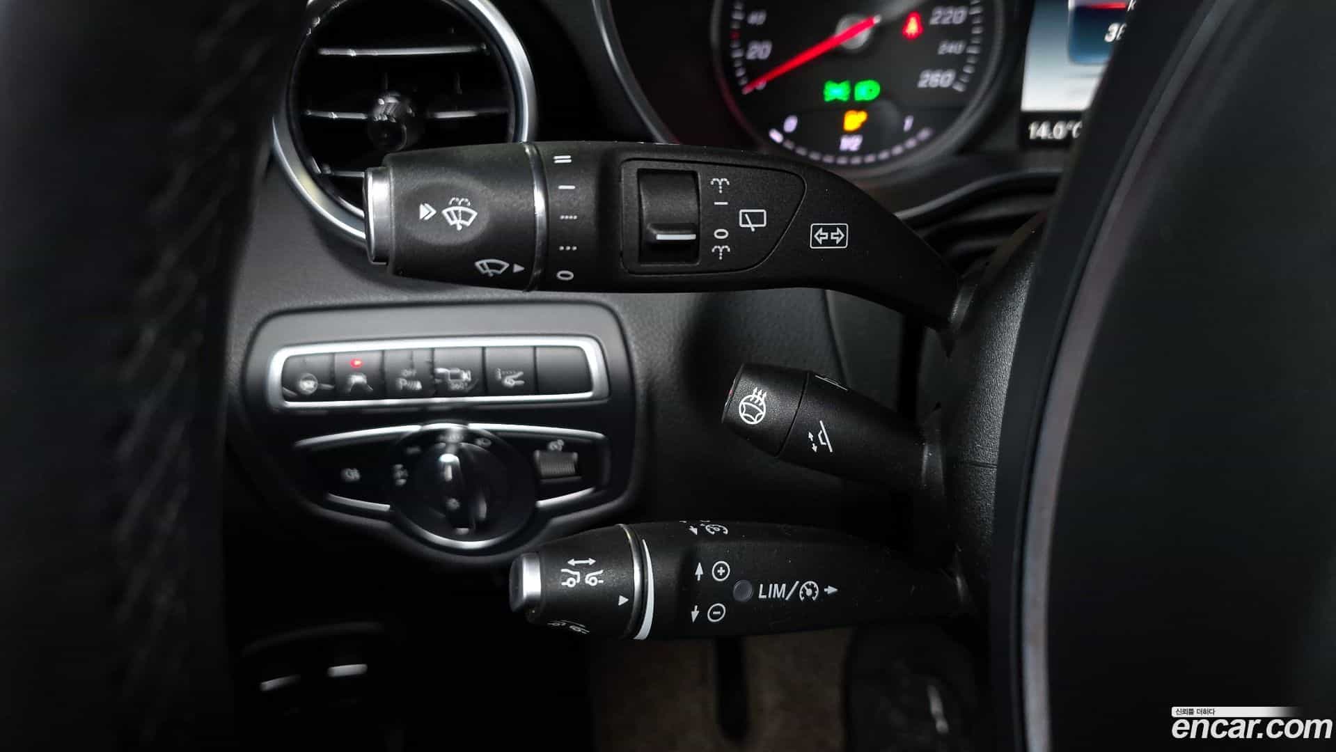 GLC-Class Mercedes-Benz 2018.11-OPTION-022