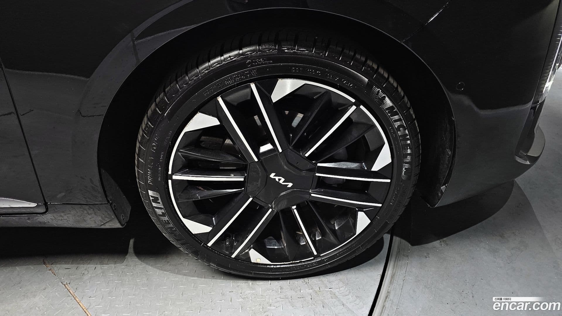 Main__Slider__Photo:K8 Kia 2025.1-4