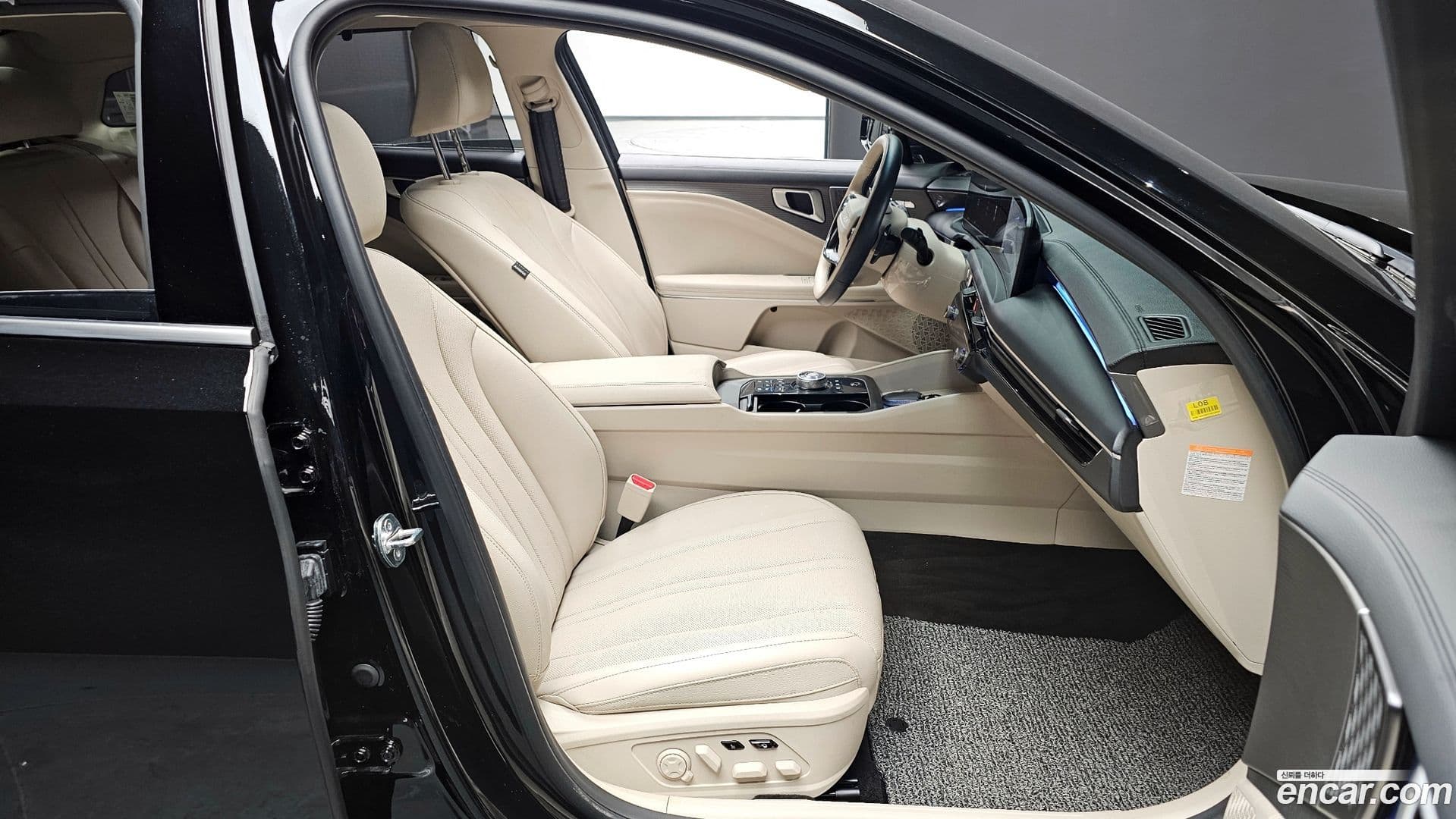 Main__Slider__Photo:K8 Kia 2025.1-9