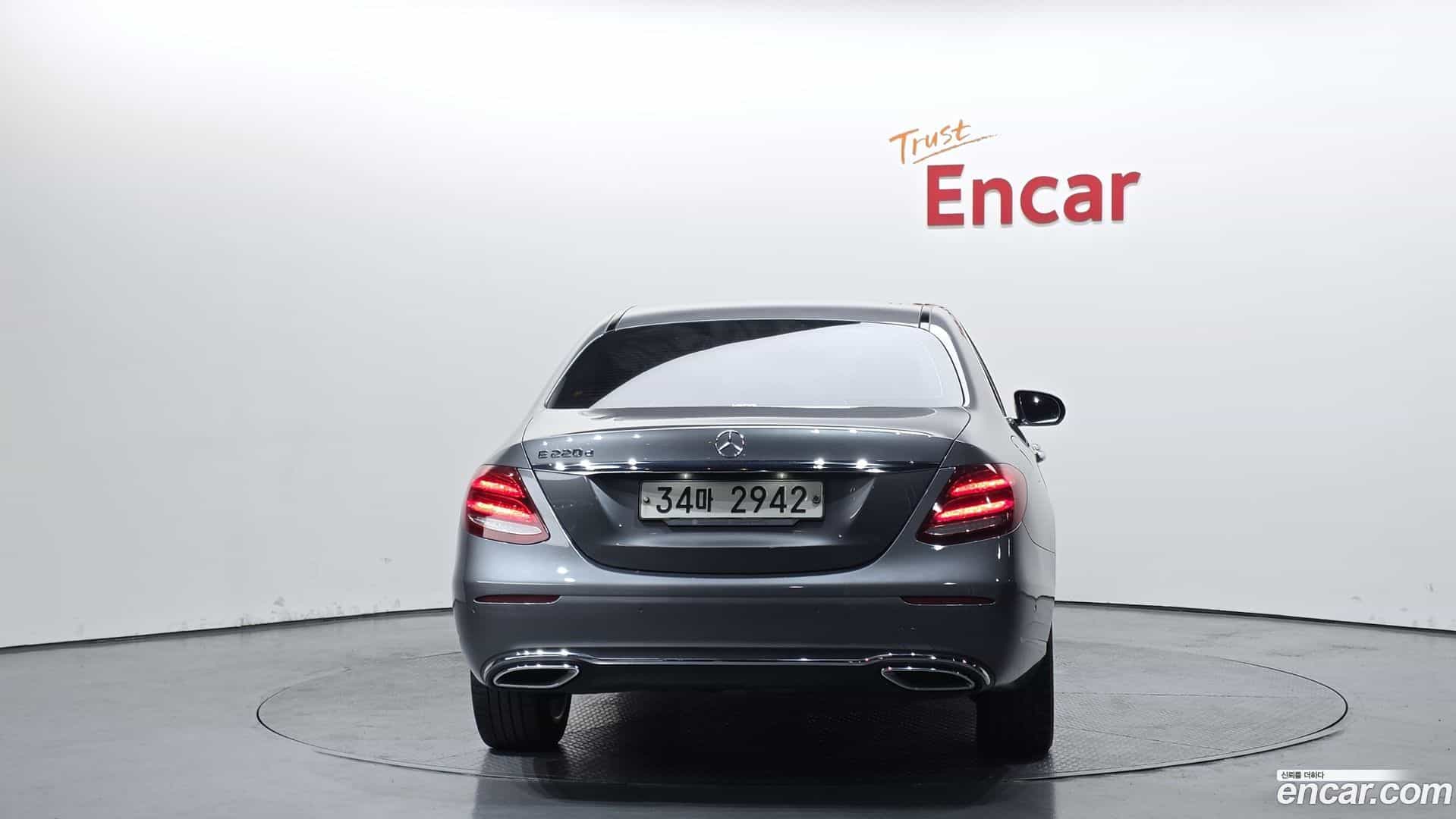 E-Class Mercedes-Benz 2017.2-OUTER-004