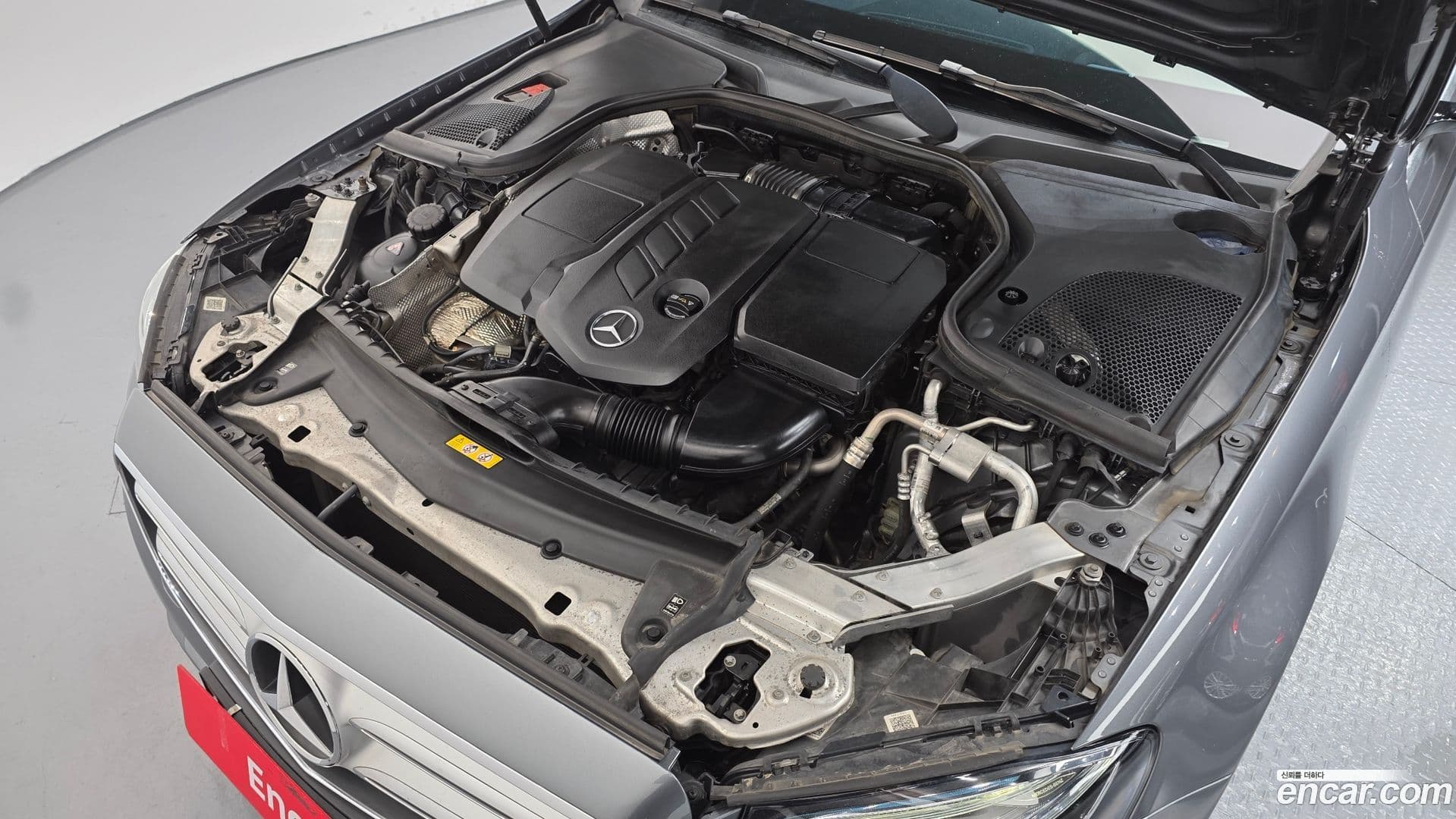 Main__Slider__Photo:E-Class Mercedes-Benz 2017.2-5