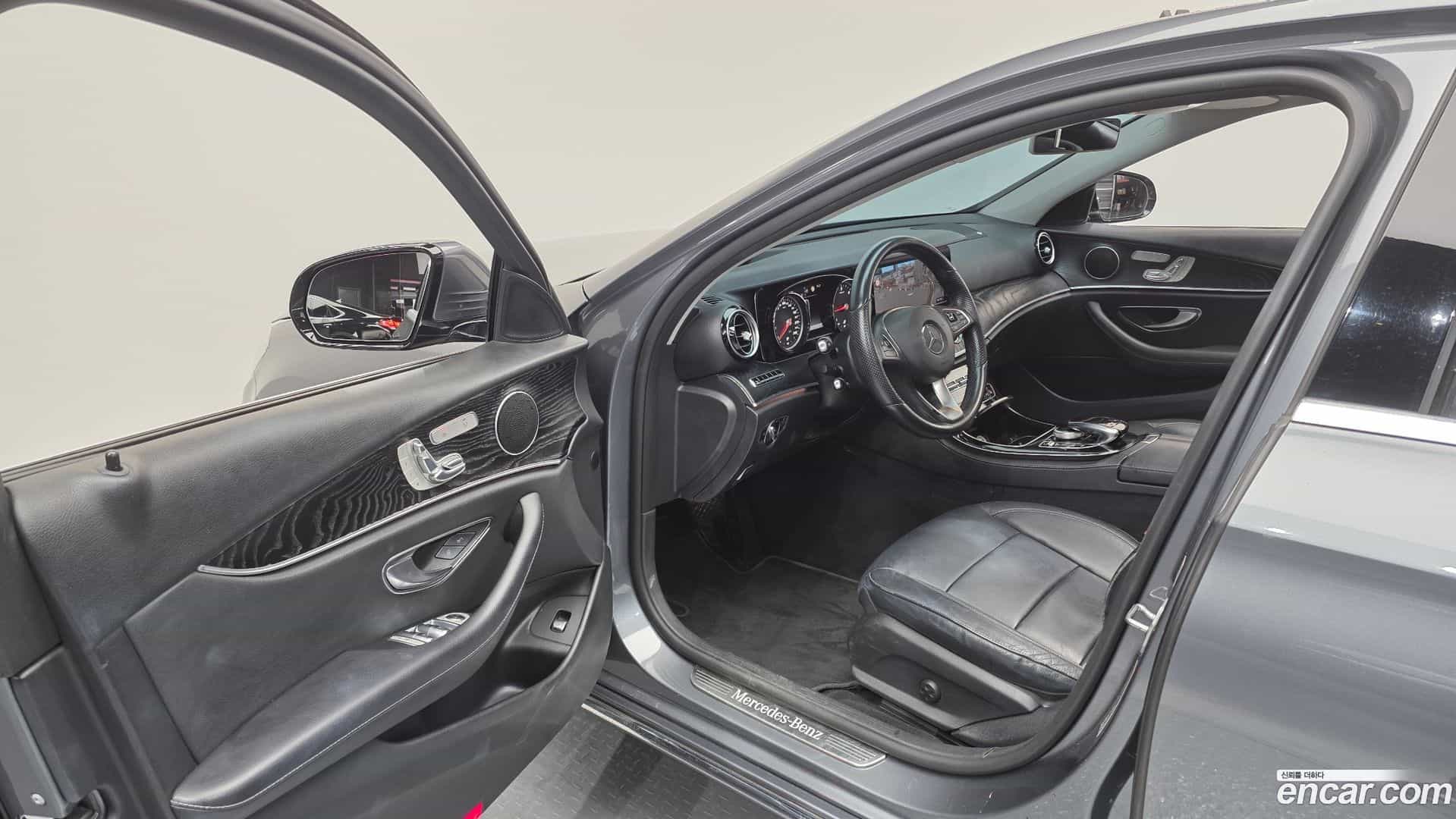 E-Class Mercedes-Benz 2017.2-OPTION-015