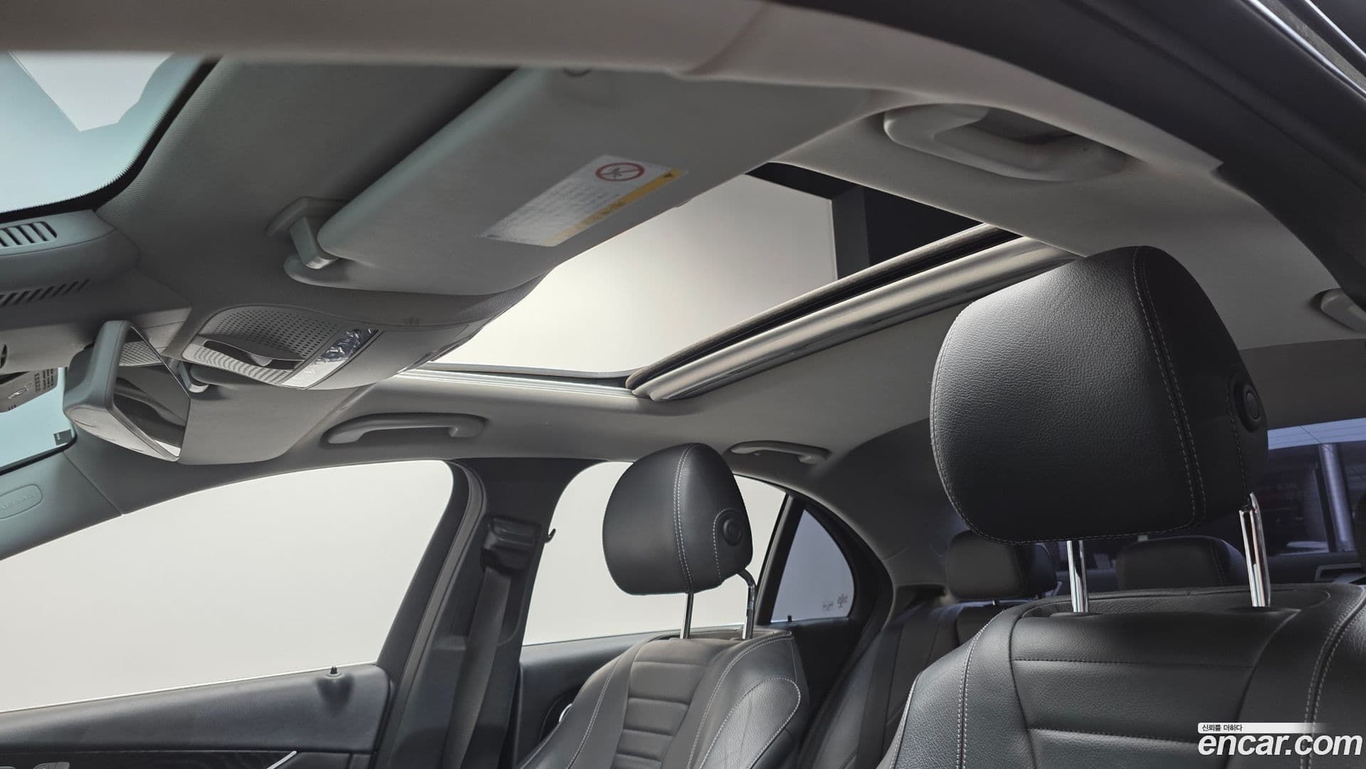 Main__Slider__Photo:E-Class Mercedes-Benz 2017.2-18