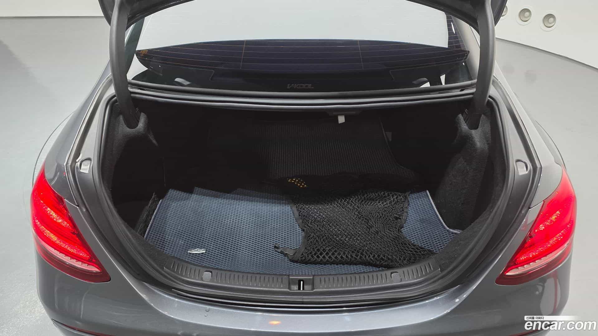 E-Class Mercedes-Benz 2017.2-OPTION-024