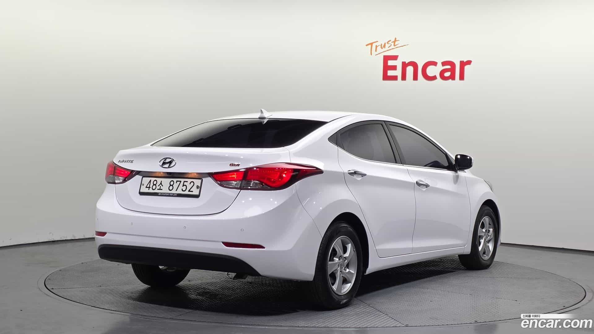 AVANTE Hyundai 2014.9-OUTER-002