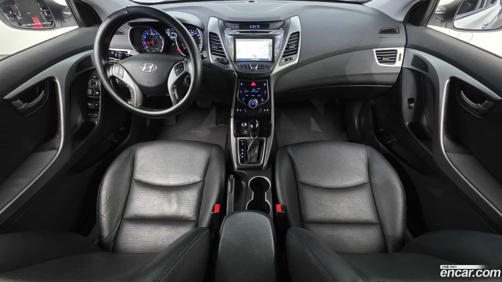 AVANTE Hyundai 2014.9-INNER-007