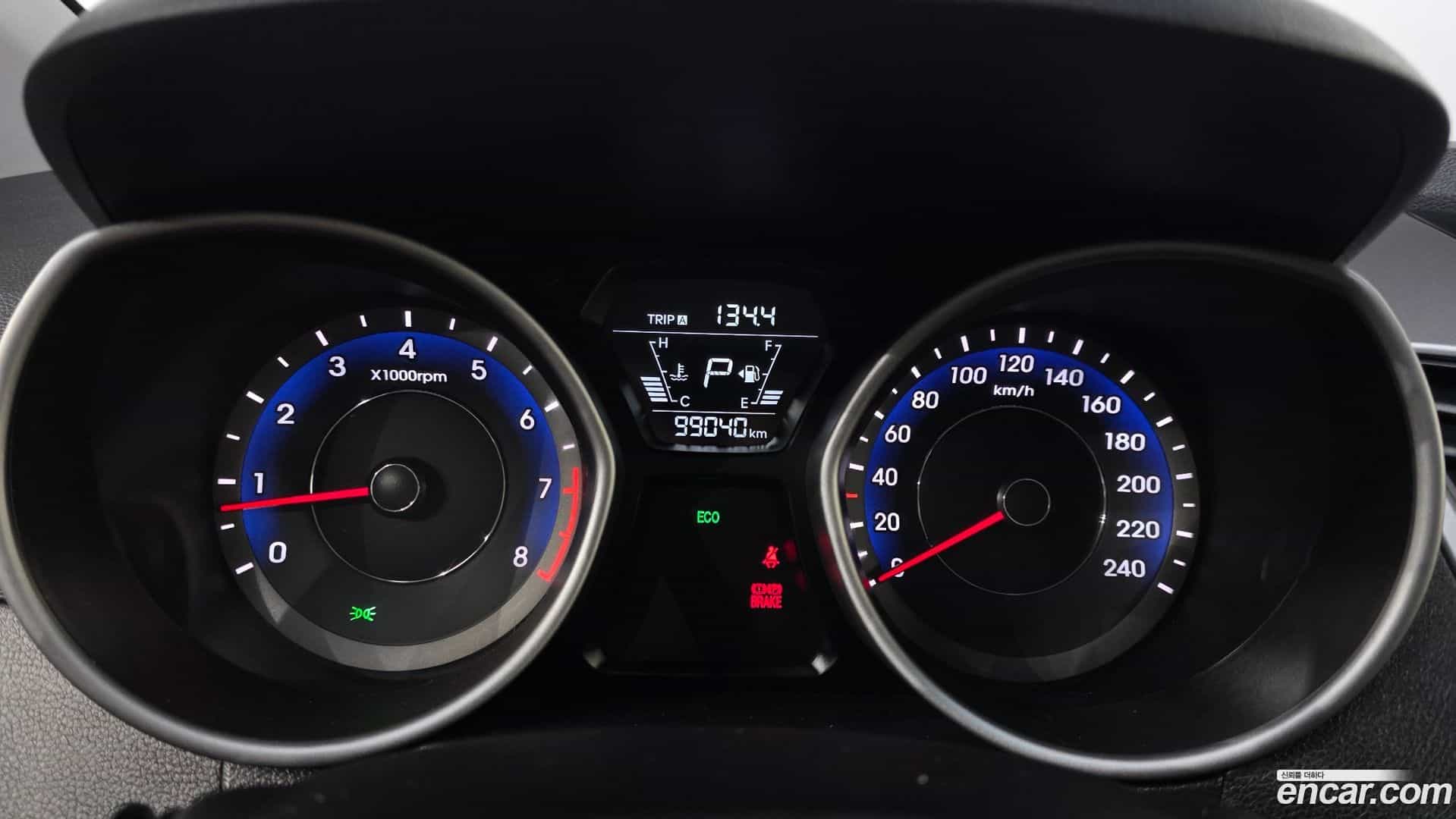 AVANTE Hyundai 2014.9-INNER-008