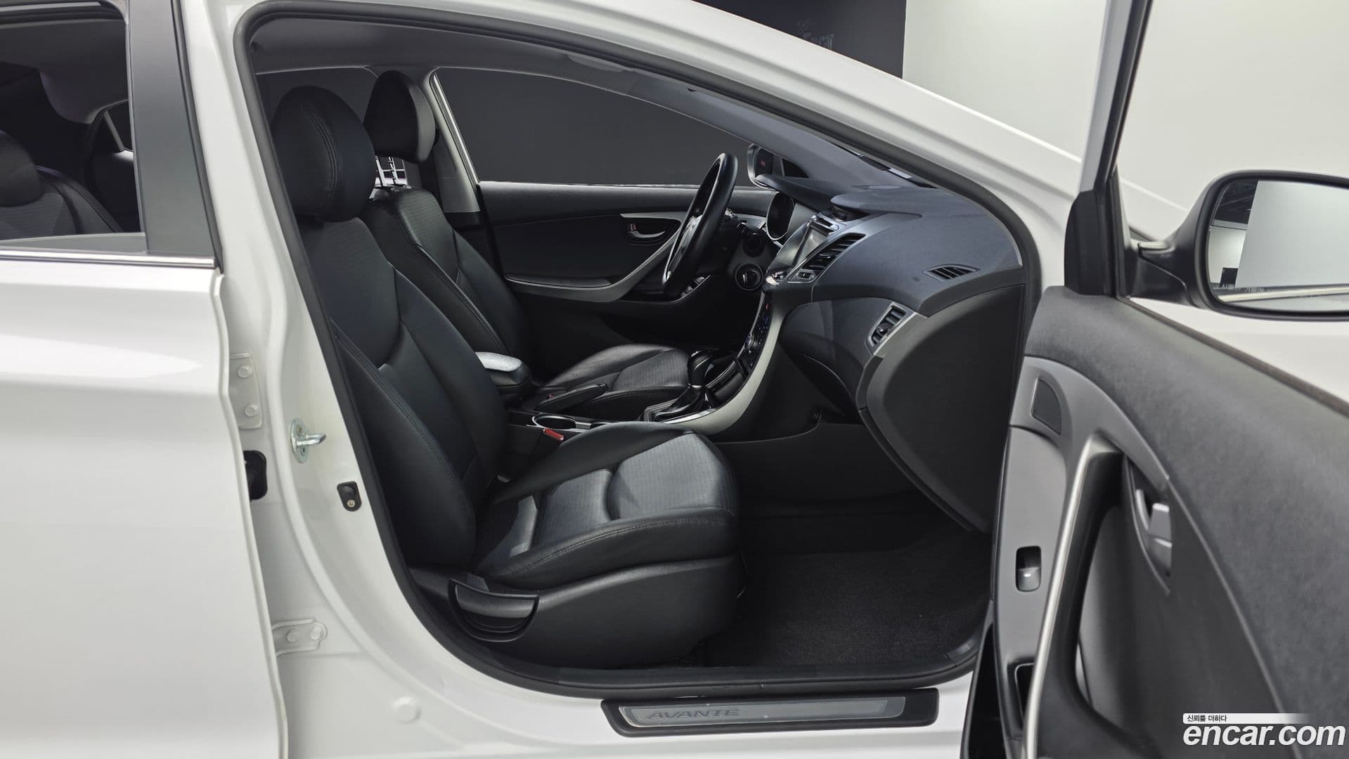 Main__Slider__Photo:AVANTE Hyundai 2014.9-11