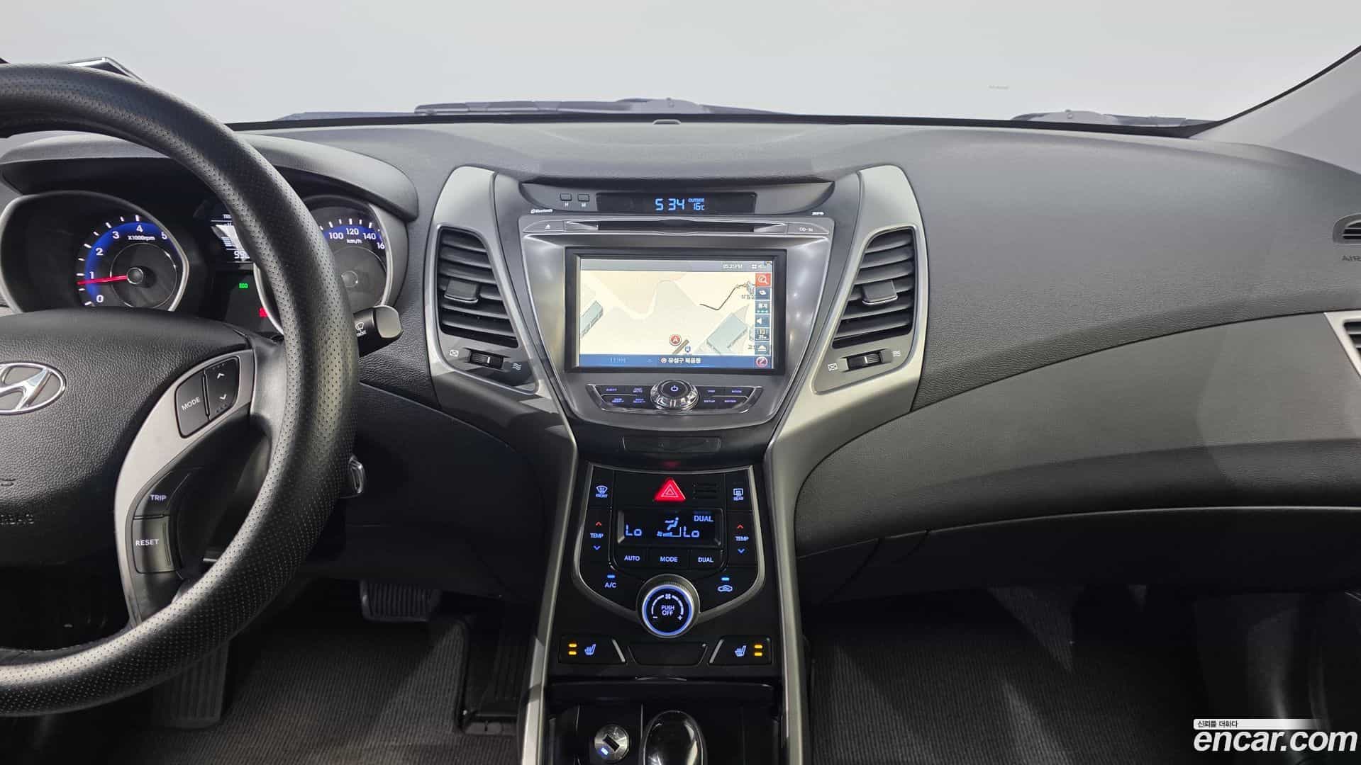 AVANTE Hyundai 2014.9-OPTION-022