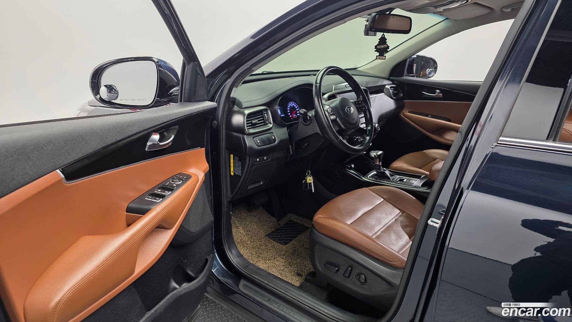 Main__Slider__Photo:Sorento Kia 2017.8-9