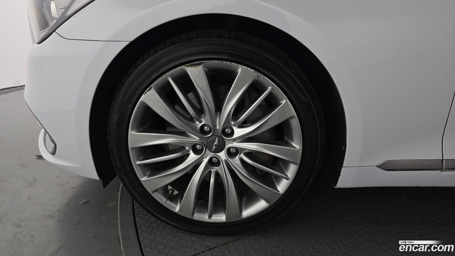 Main__Slider__Photo:Genesis Hyundai 2016.4-4