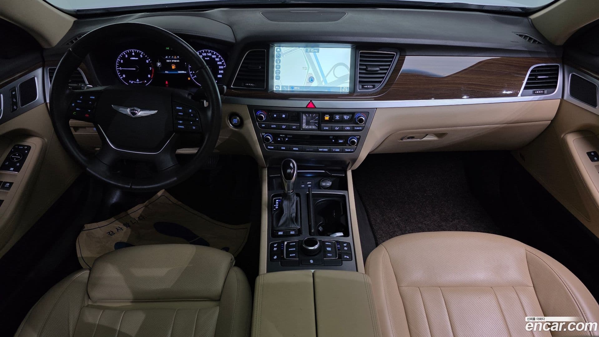 Main__Slider__Photo:Genesis Hyundai 2016.4-6