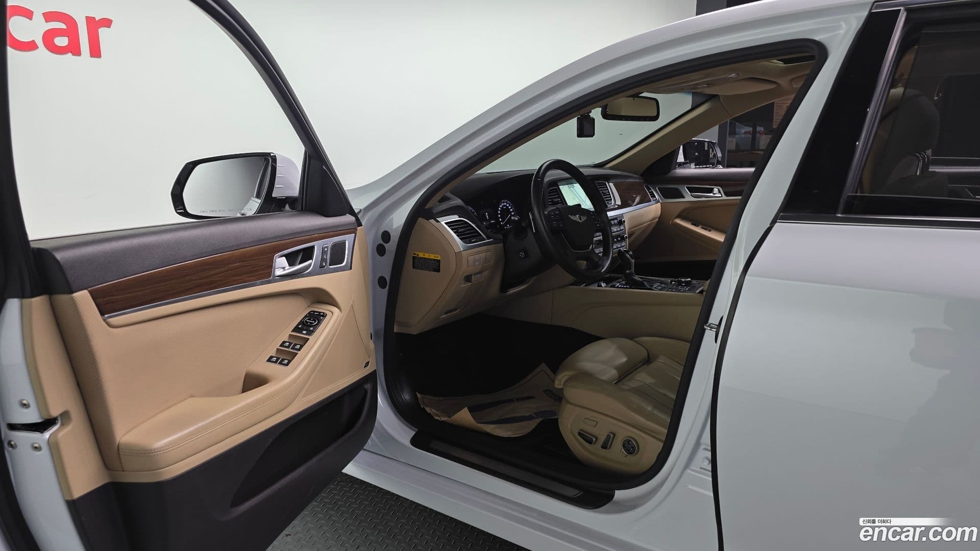 Main__Slider__Photo:Genesis Hyundai 2016.4-9