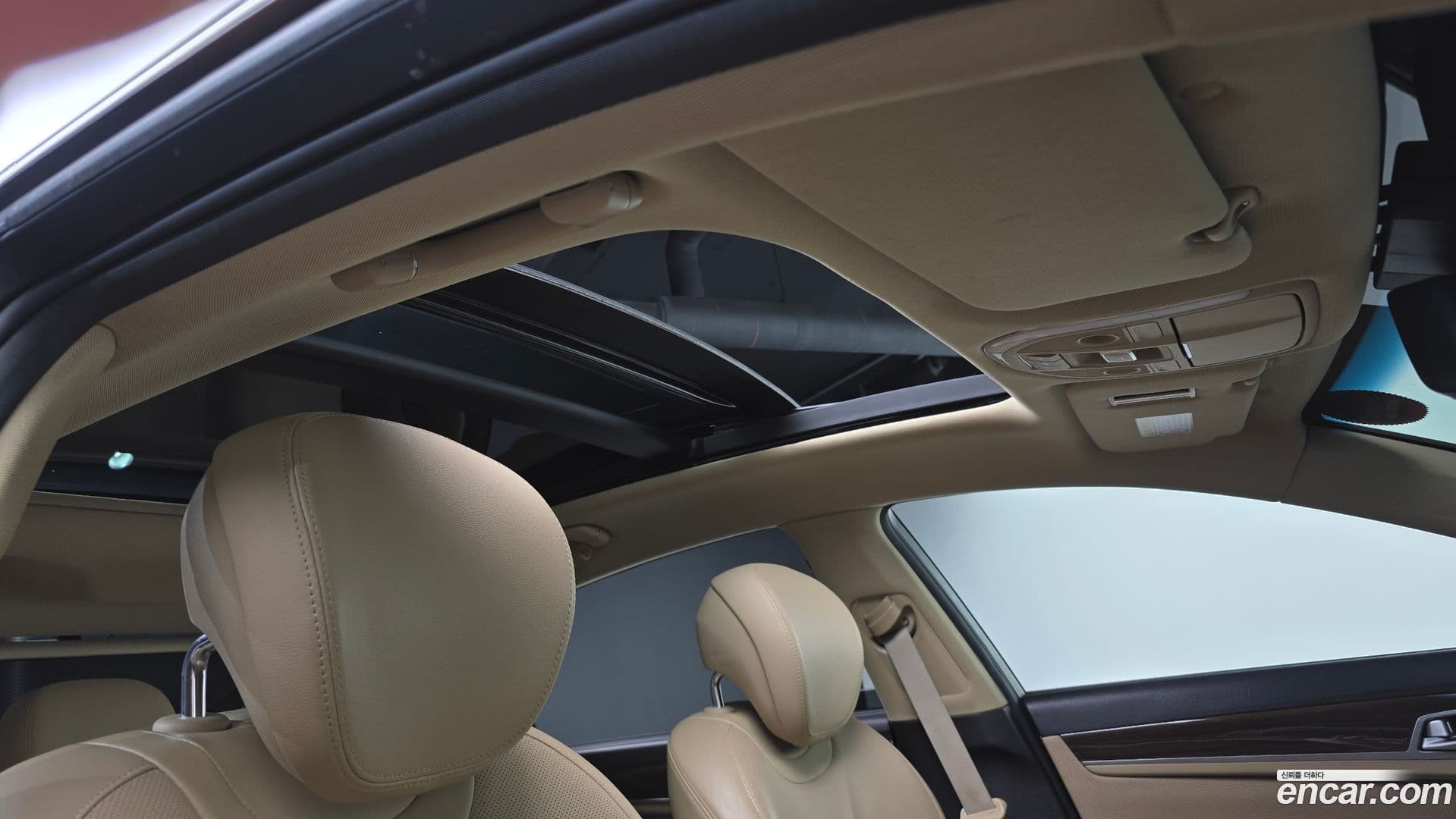 Main__Slider__Photo:Genesis Hyundai 2016.4-17