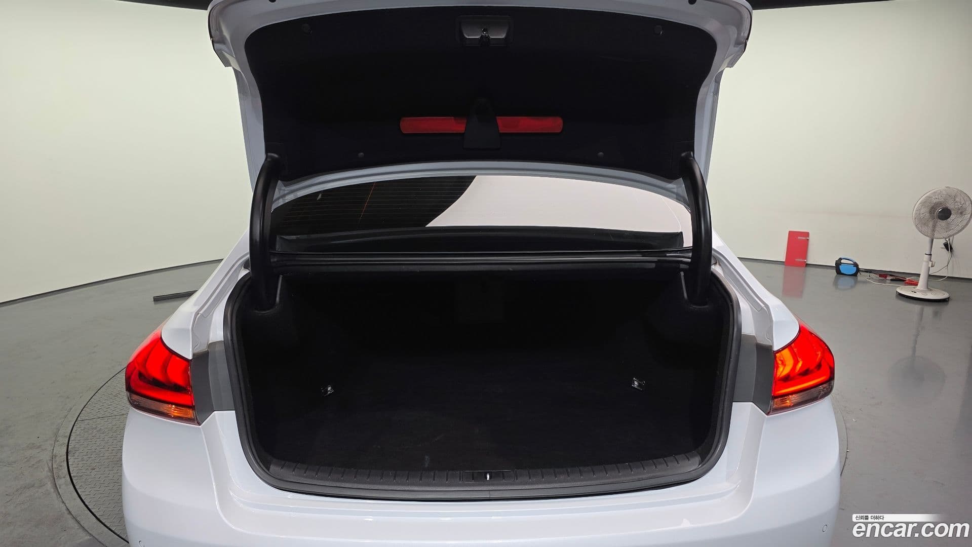 Main__Slider__Photo:Genesis Hyundai 2016.4-19